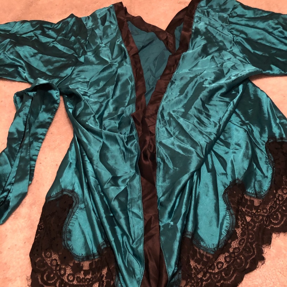 Black and Blue Robe Size 3x